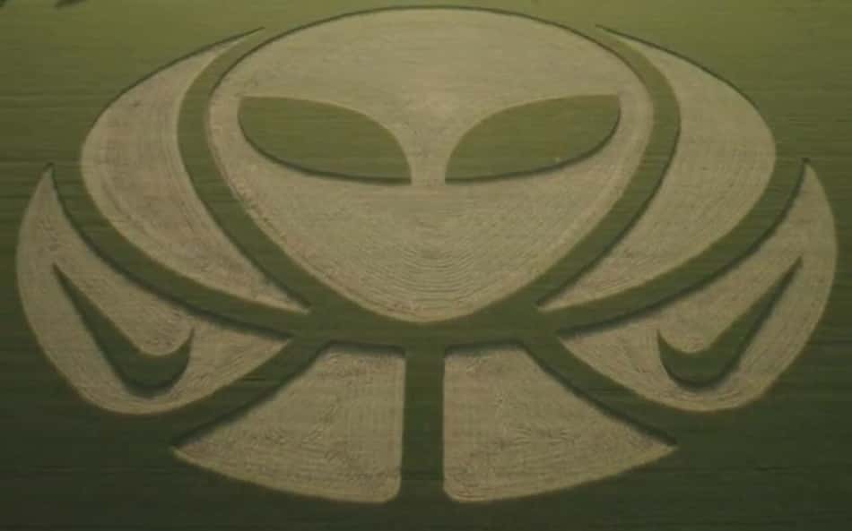 Durante eclipse, Nike revela logo oficial de colaboração com Victor Wembanyama; saiba detalhes