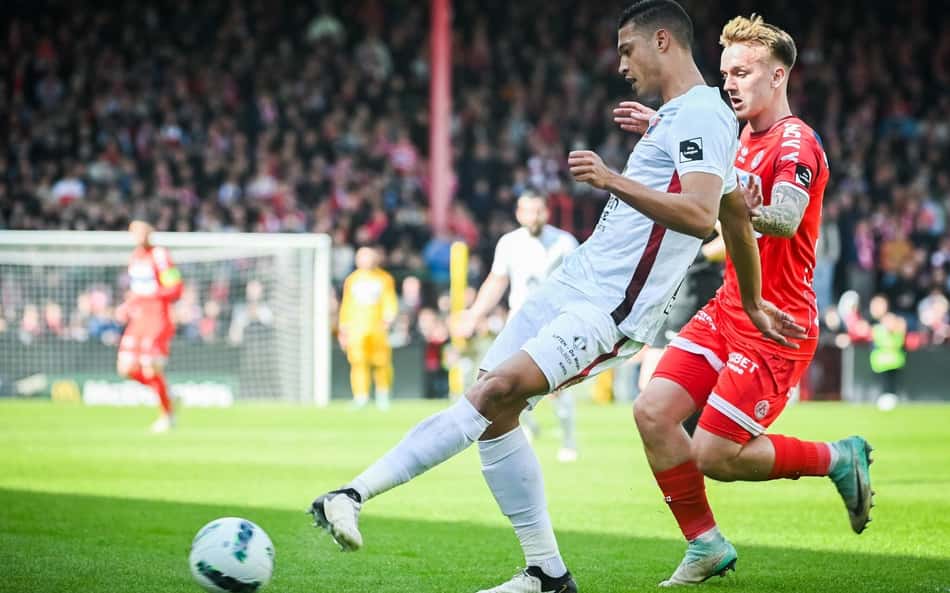 Sousa comemora gol pelo time de John Textor e mostra confiança em reta final de temporada: 'Acreditar até o fim'