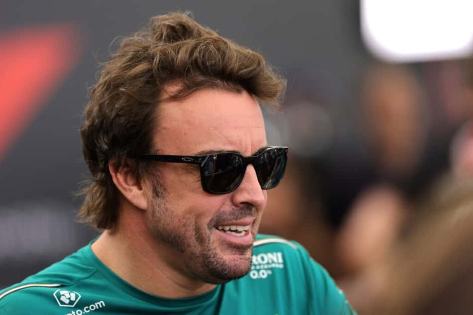 Alonso diz 'respirar e viver' Fórmula 1 e vê aposentadoria distante: 'Amo ser piloto'