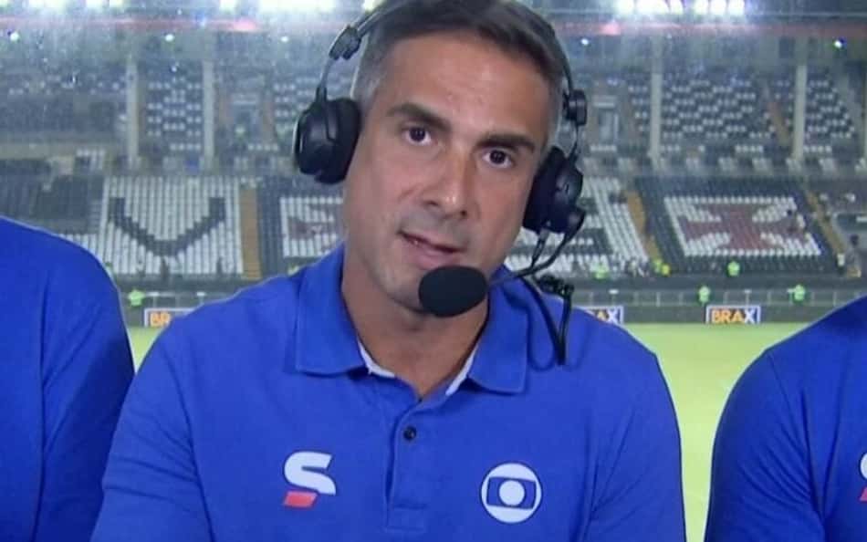 Narrador da Globo viraliza ao falar da torcida do Vasco: 'Aplaude o momento histórico que vivemos'