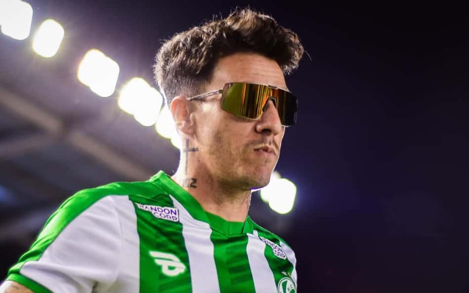 Entenda por que time do Juventude entrou em campo usando óculos escuros
