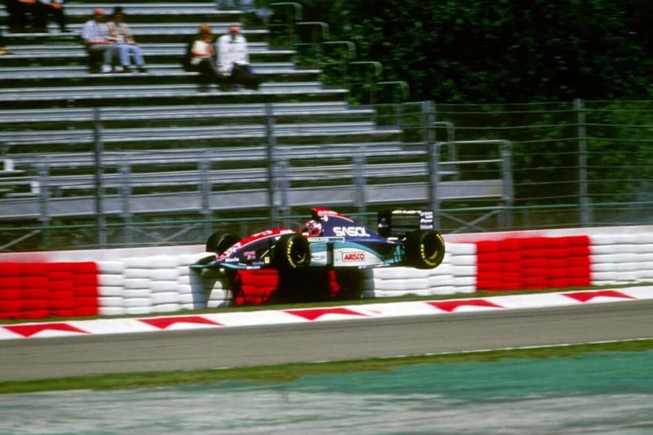 Senna Eterno: Barrichello sofre acidente assustador na sexta-feira do GP de San Marino