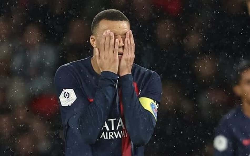 Mbappé recebe nota vergonhosa de jornal francês após eliminação