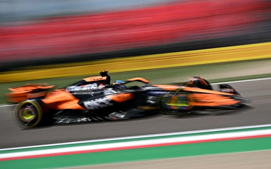 Piastri bate Ferrari e puxa 1-2 da McLaren no TL3 do GP da Emília-Romanha. Verstappen é 6º