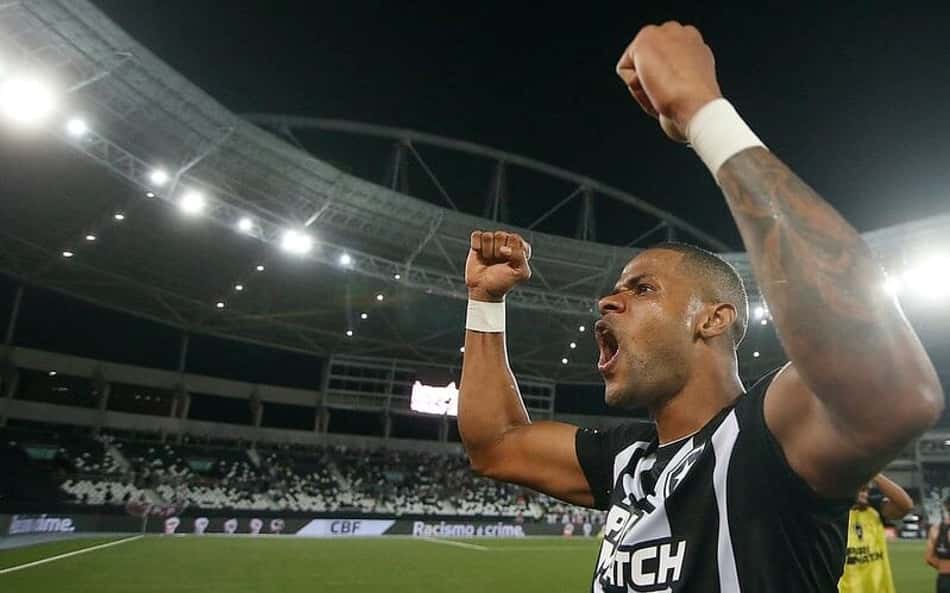 Júnior Santos assume protagonismo e Botafogo rejeita negócios