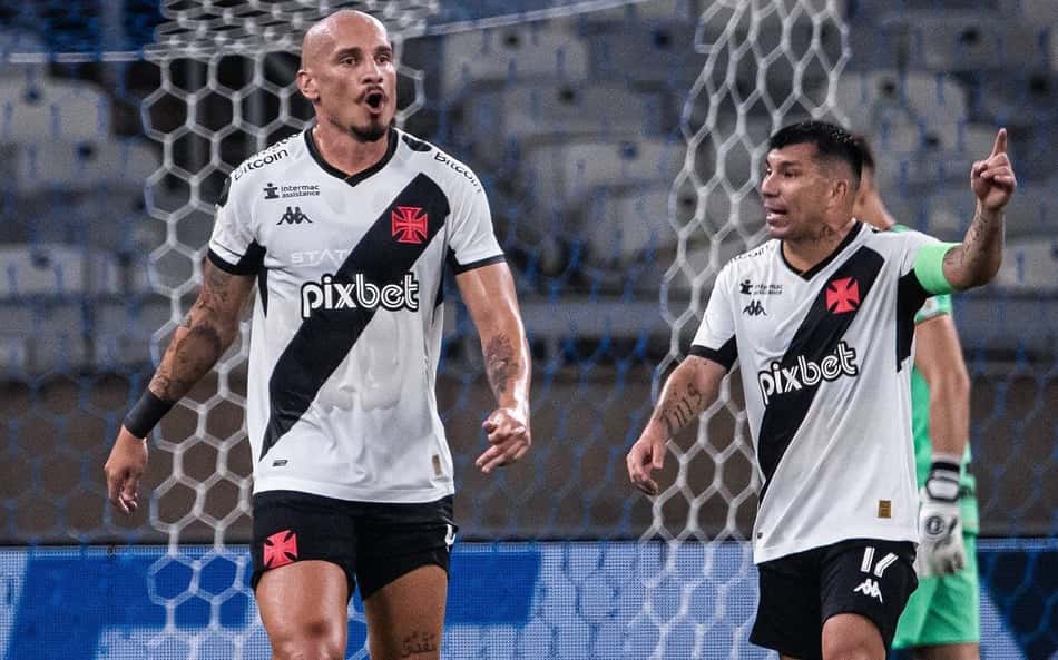 Torcedores do Vasco detonam atuação de medalhão: 'Partida horrorosa'