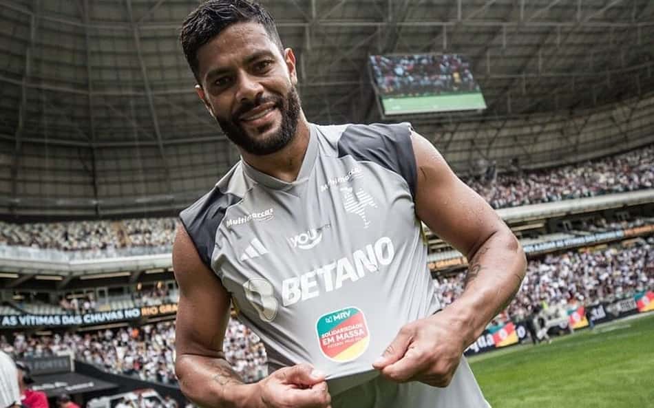Hulk doa R$ 100 mil para vítimas no Rio Grande do Sul e toma posição sobre paralisação do futebol