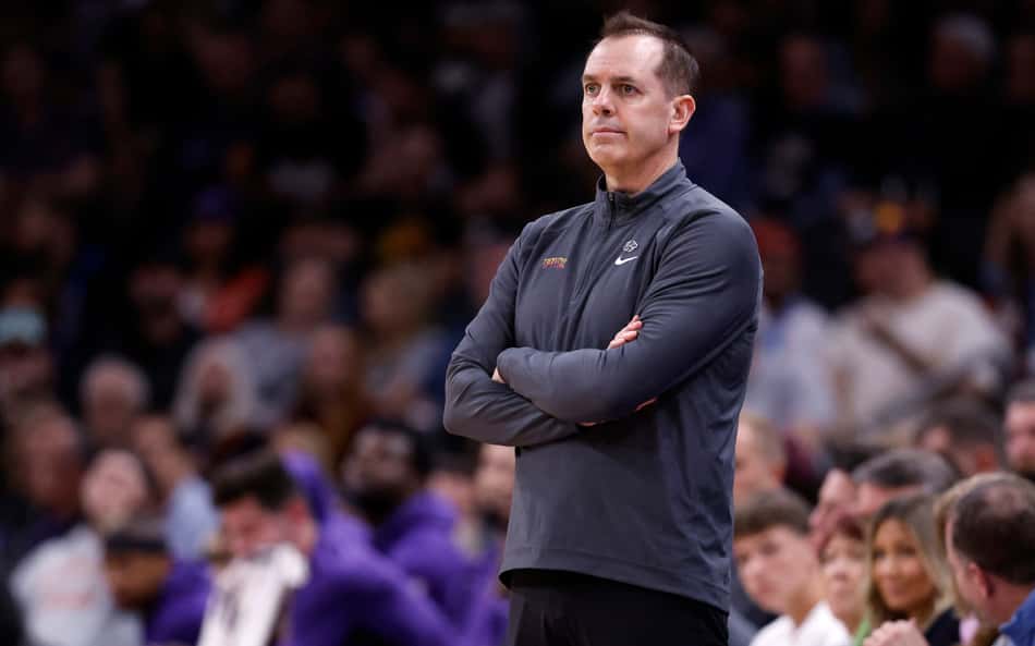 Técnico campeão da NBA é demitido após 'varrida' nos Playoffs