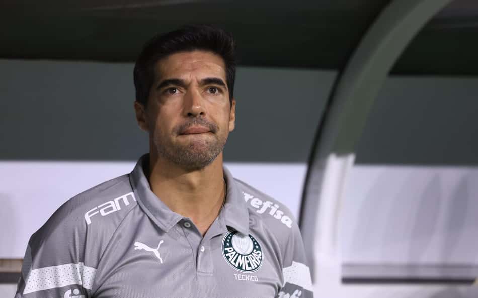 Jornalista critica resposta de Abel sobre suposto pré-contrato com Al-Sadd: 'Inútil'