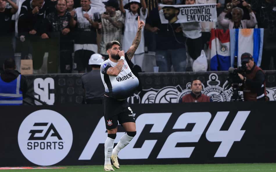 Torcedores do Corinthians reagem a comemoração de Yuri Alberto: 'Vai botar silicone?'