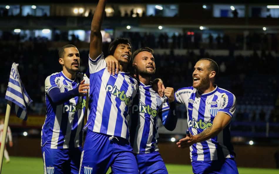 Avaí x Goiás: onde assistir ao vivo, escalações e horário do jogo pela Série B