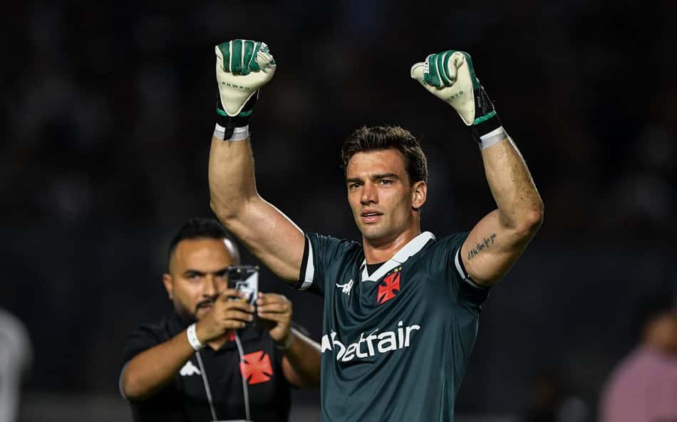 CBF divulga áudio do VAR da partida entre Vasco e Fortaleza: 'É na mão'