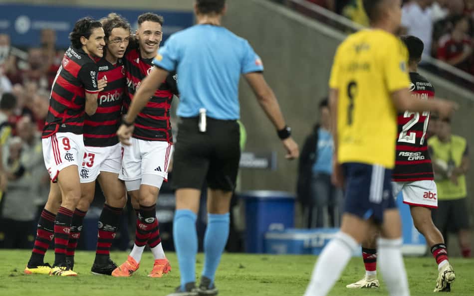 Internautas se derretem com atuação de jogador do Flamengo: 'Lembrou aquele do Chelsea e PSG'