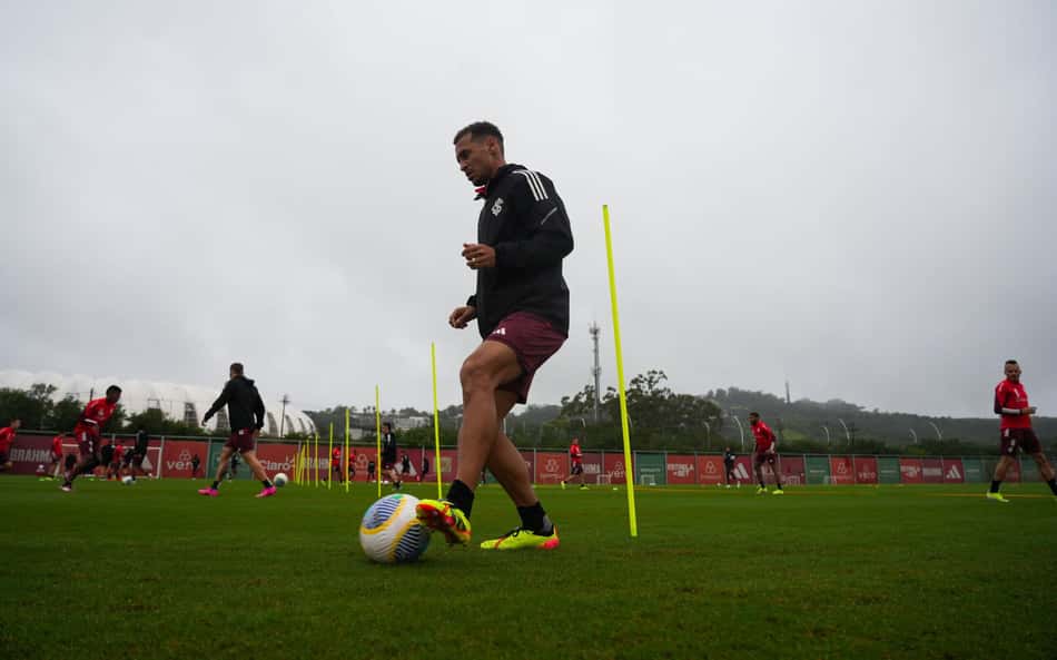 Forte chuva no Sul e elevação do Rio Guaíba obrigam Internacional a trocar local de treino