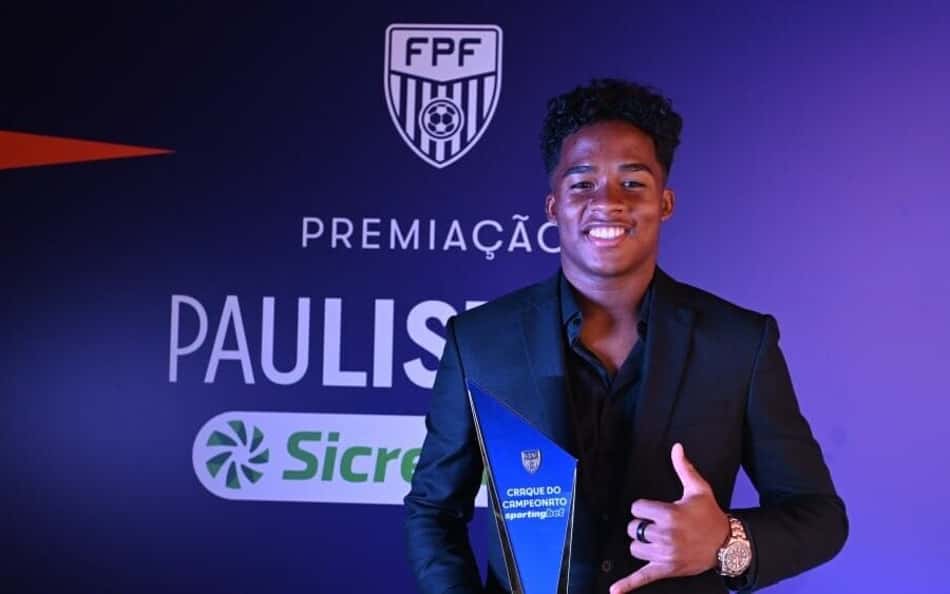 Endrick revela que deixou de mudar o cabelo por conta da namorada: 'Não gostou'