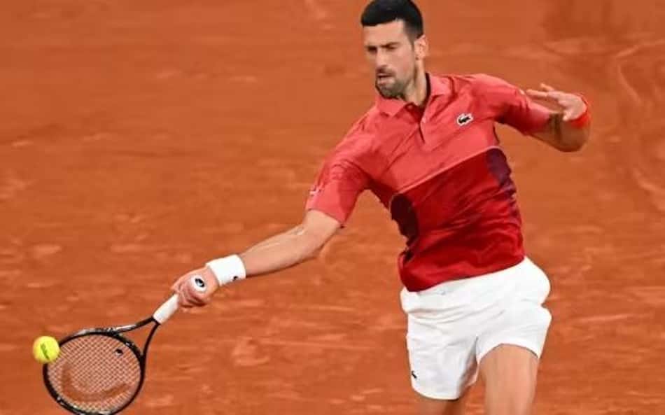 Djokovic muda postura contra Baena e arrasa em Roland Garros