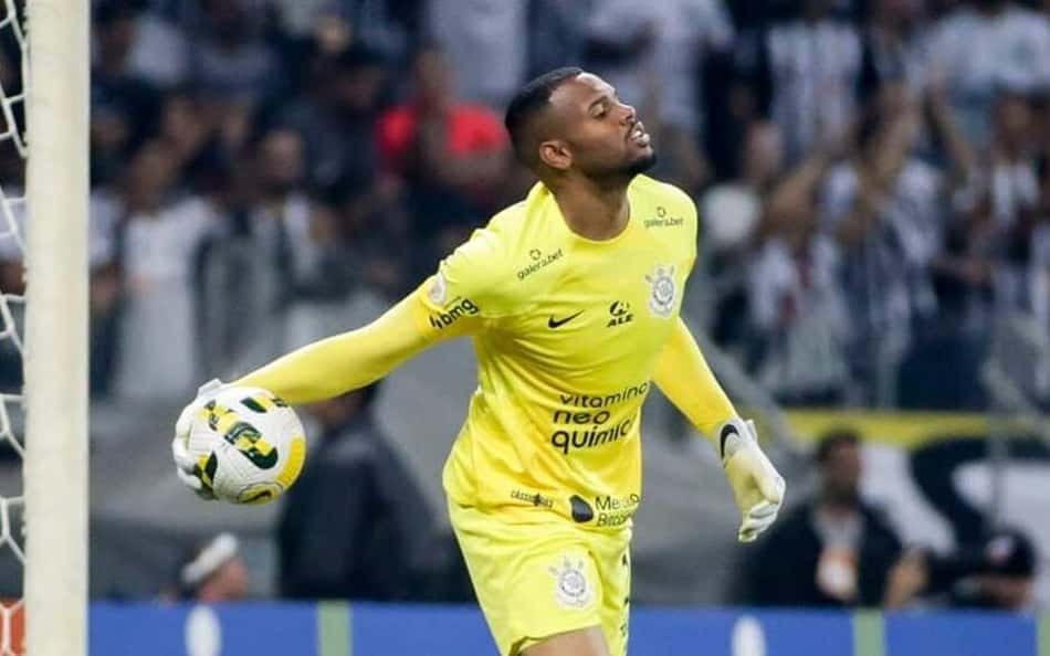 Jornalistas exaltam Carlos Miguel em vitória do Corinthians: 'Não perdeu por causa dele'