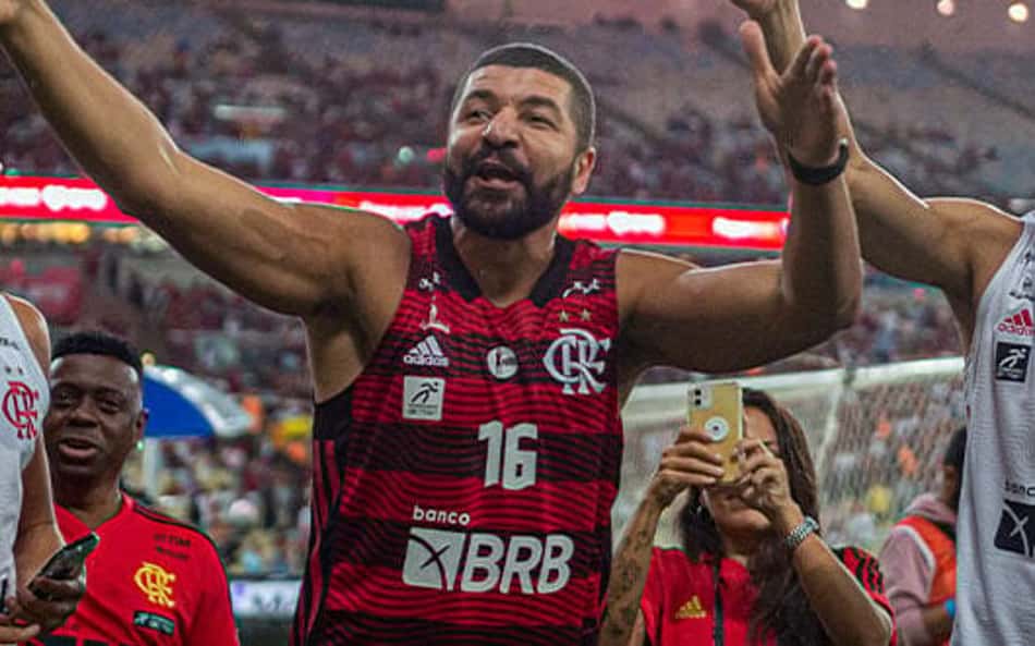 Flamengo: web resgata tweet em que Olivinha torcia para o Fluminense, e jogador responde