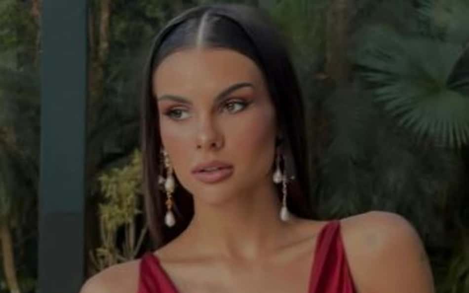 Amanda Kimberlly, que estaria grávida de Neymar, mostra ultrassom da filha