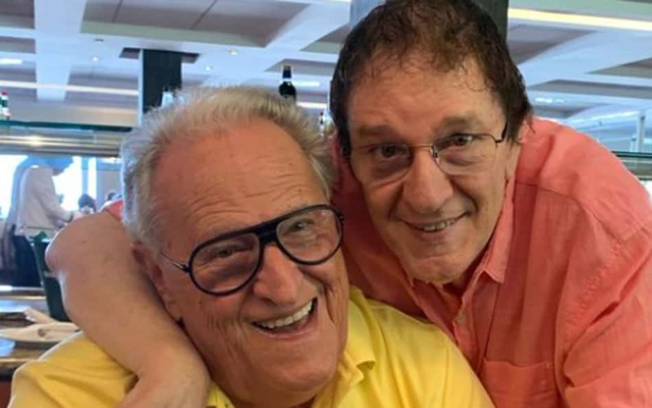 Luiz Penido se emociona ao vivo em jogo do Flamengo ao noticiar a morte de Apolinho