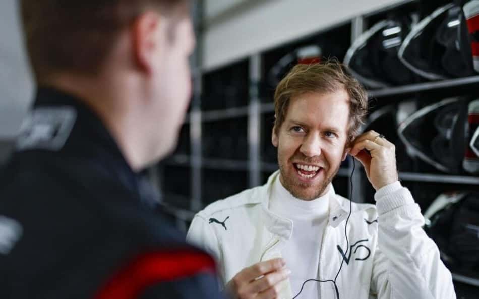 Vettel anuncia homenagem e guia última McLaren de Senna em demonstração em Ímola