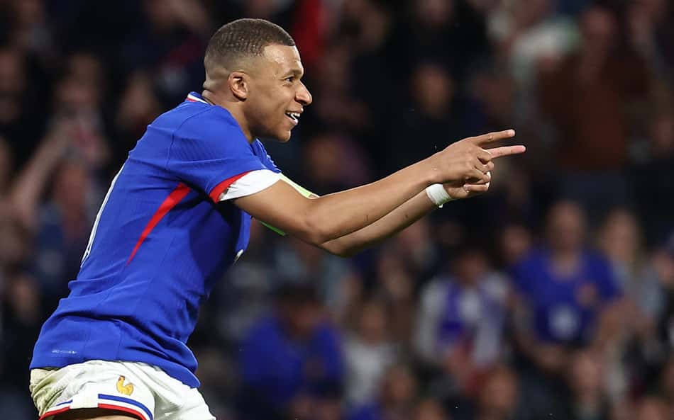 Fechado com o Real Madrid, Mbappé brilha em amistoso pela seleção francesa; veja gols