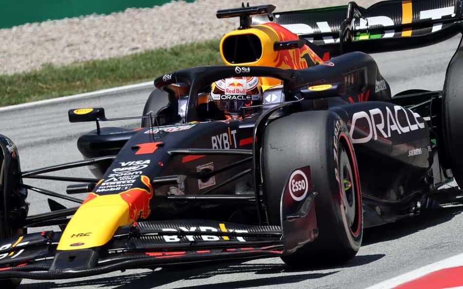 Verstappen destaca dia sem problemas em Barcelona: 'Pudemos testar'