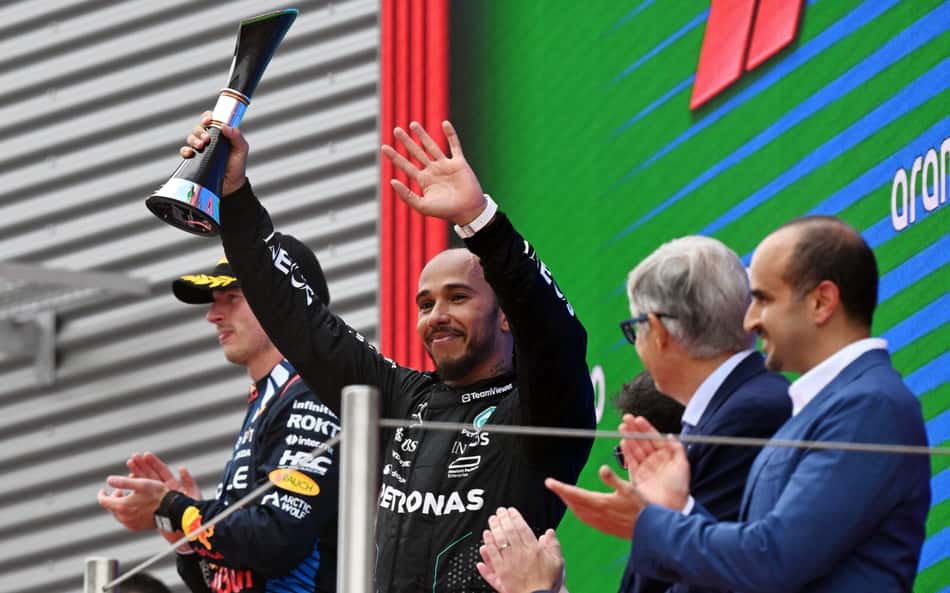 Hamilton destaca 'fim de semana ótimo' na Espanha e reconhece: 'Melhoramos muito'