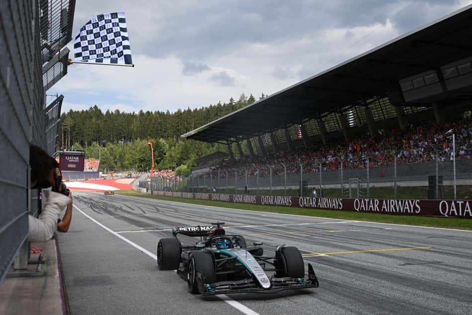 AUTO-PRIX-F1-AUT-RACE mercedes