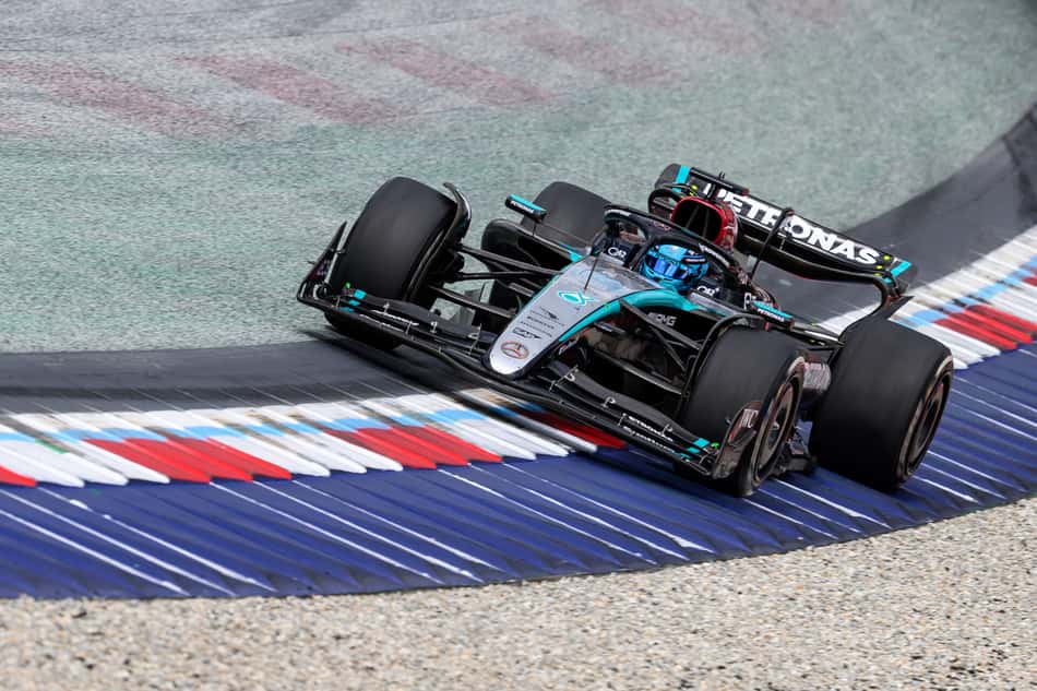 AUTO-PRIX-F1-AUT-RACE-PODIUM