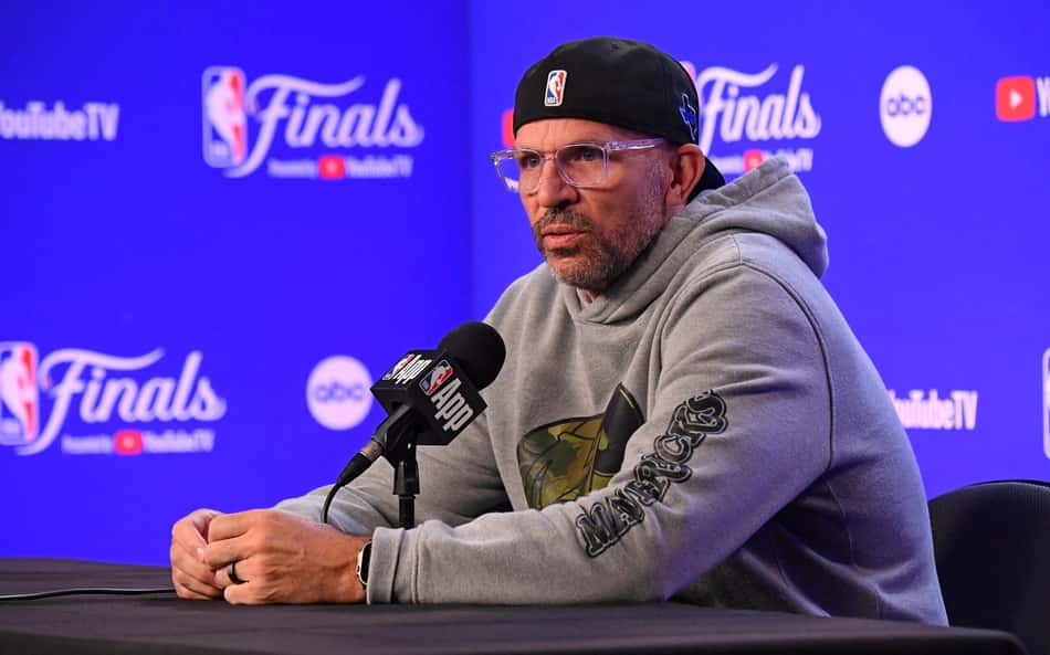 Decisão do técnico de Dallas irrita Doncic e surpreende a web na final da NBA: 'Bizarro'