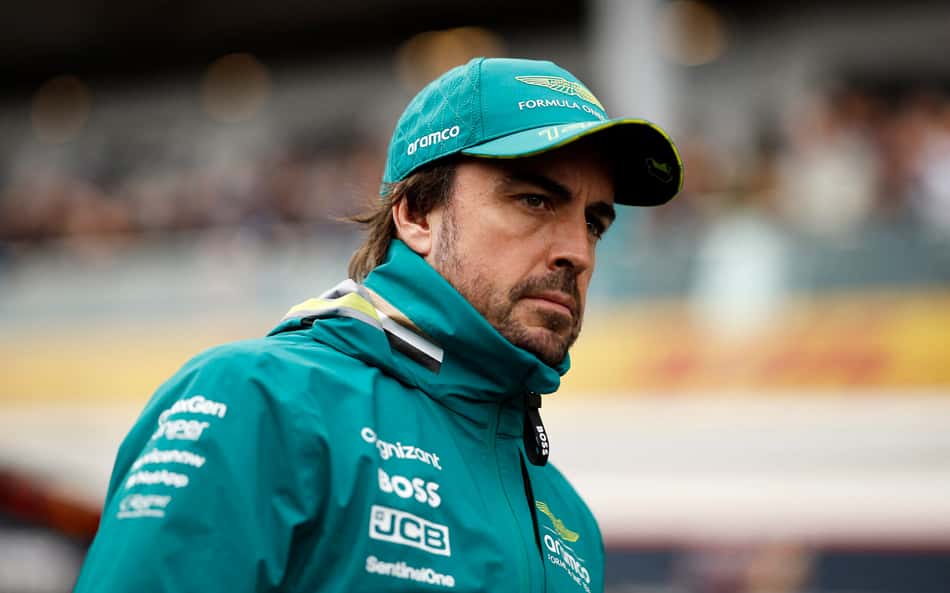 Alonso diz que 'era mais heroico' guiar na F1 20 anos atrás: 'Hoje é mais fácil'