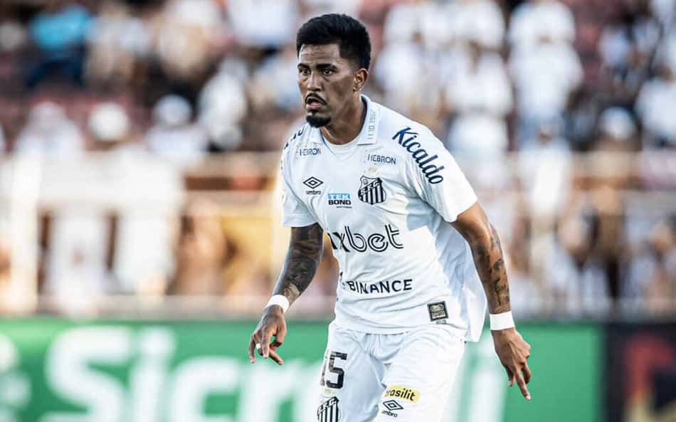 Santos rescinde contrato com jogador e inicia movimentações para janela de transferências