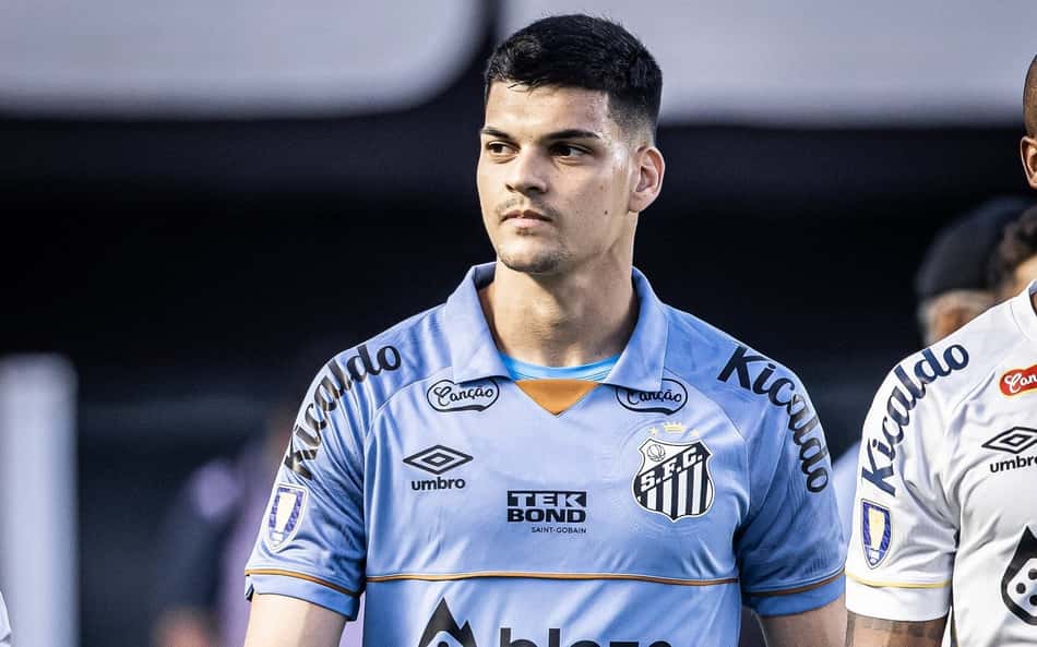 Na web, torcedores do Santos criticam Gabriel Brazão contra o Operário: 'Chama gol'