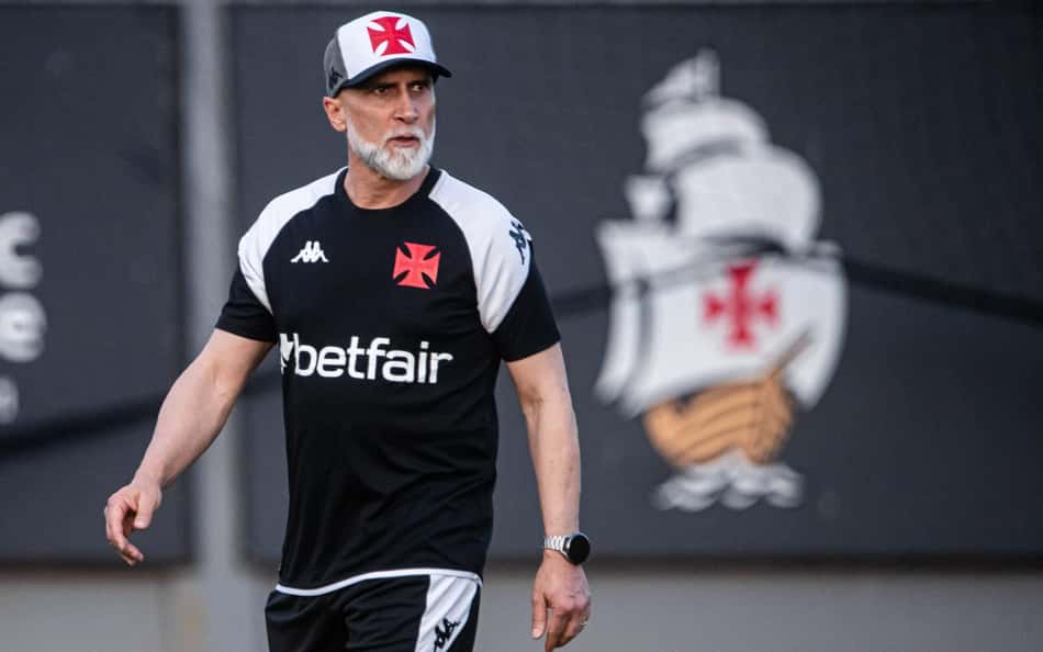 Vasco encara o Flamengo com a estreia do técnico Álvaro Pacheco; veja provável escalação