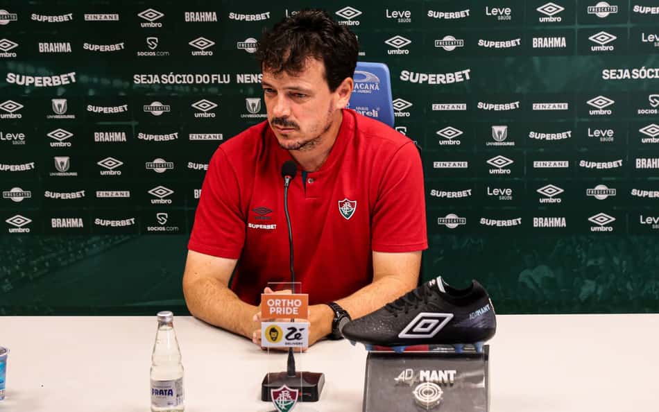 Fernando Diniz comenta sobre agressão de Felipe Melo em derrota do Fluminense: 'Veste a camisa'