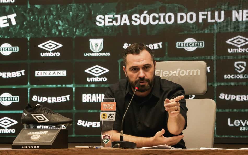 Presidente do Fluminense confirma choro após saída de Diniz: 'Rompimento doloroso'