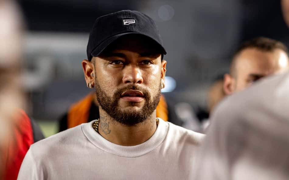 Neymar responde torcedor por crítica a titular da Seleção Brasileira: 'Bom é você'