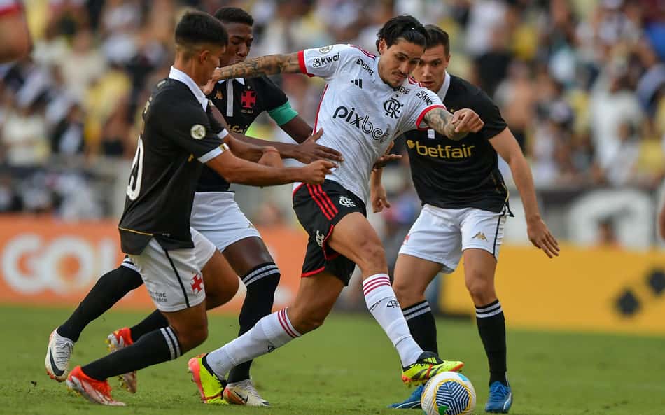 Jornalista critica atuação de titular do Vasco contra o Flamengo: 'Mais um erro'