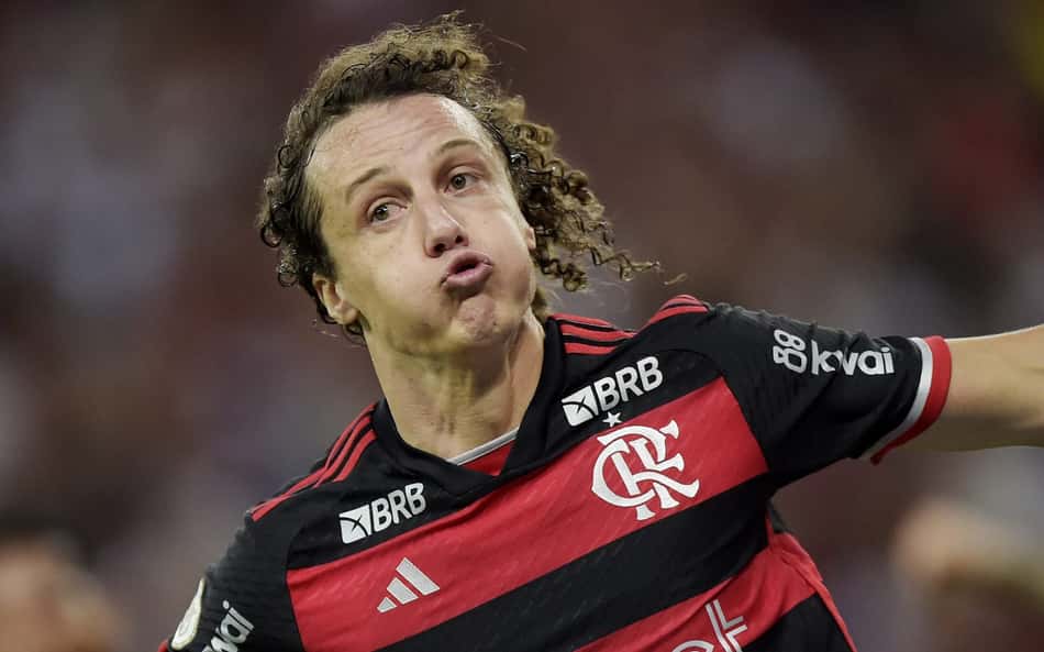 No reencontro com Everton Ribeiro, Flamengo vence o Bahia e assume a liderança do Brasileirão