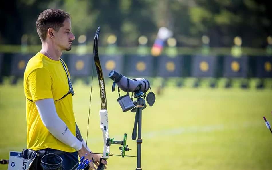 Marcus D'Almeida conquista a prata na flecha de desempate em Antalya