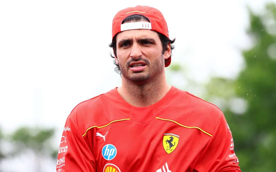 Sainz se irrita e ridiculariza boatos de acerto com Williams na F1: 'Isso me faz rir'