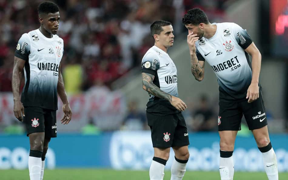 Torcedores do Corinthians apontam culpado e detonam titular: 'Tristeza pura'