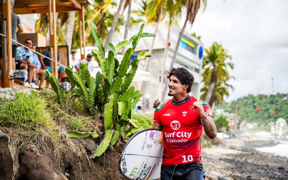 Medina avança e encara Yago Dora nas semifinais da WSL em El Salvador