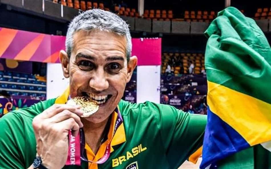 José Neto pede demissão da Seleção Brasileira de Basquete feminino; entenda