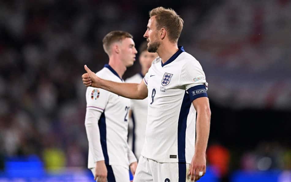 Sonolenta, Inglaterra joga mal e empata com a Eslovênia