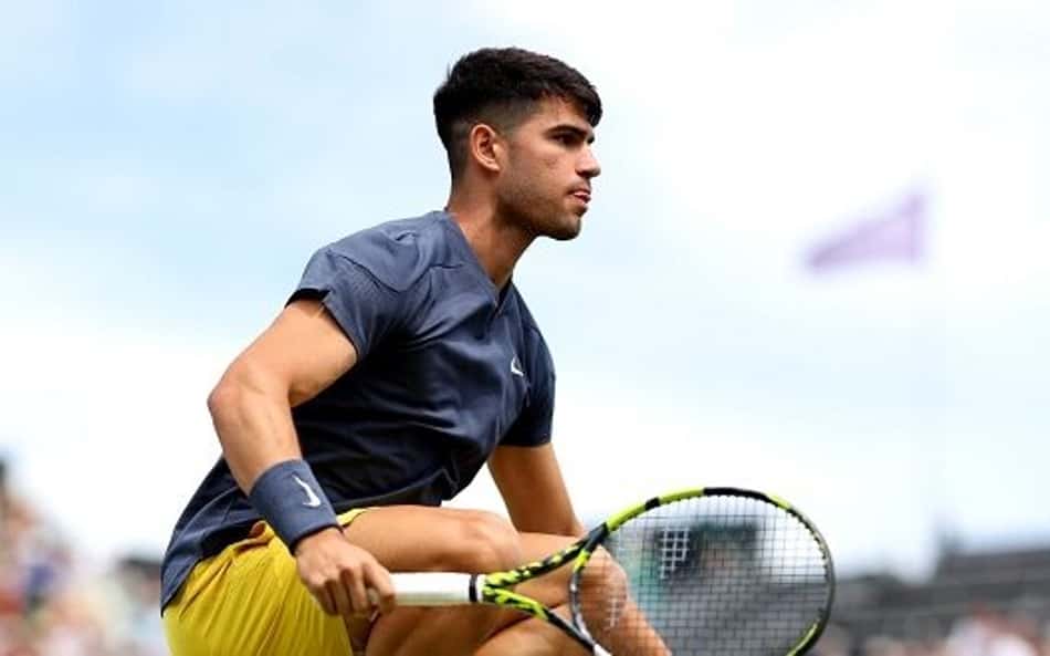 Alcaraz perde invencibilidade na grama em Queen's e Sinner vence em Halle