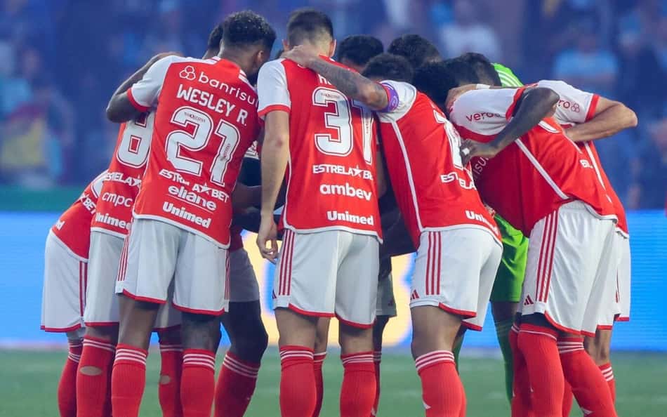 Internacional vence clássico, entra no G-6 e afunda o Grêmio no Z-4