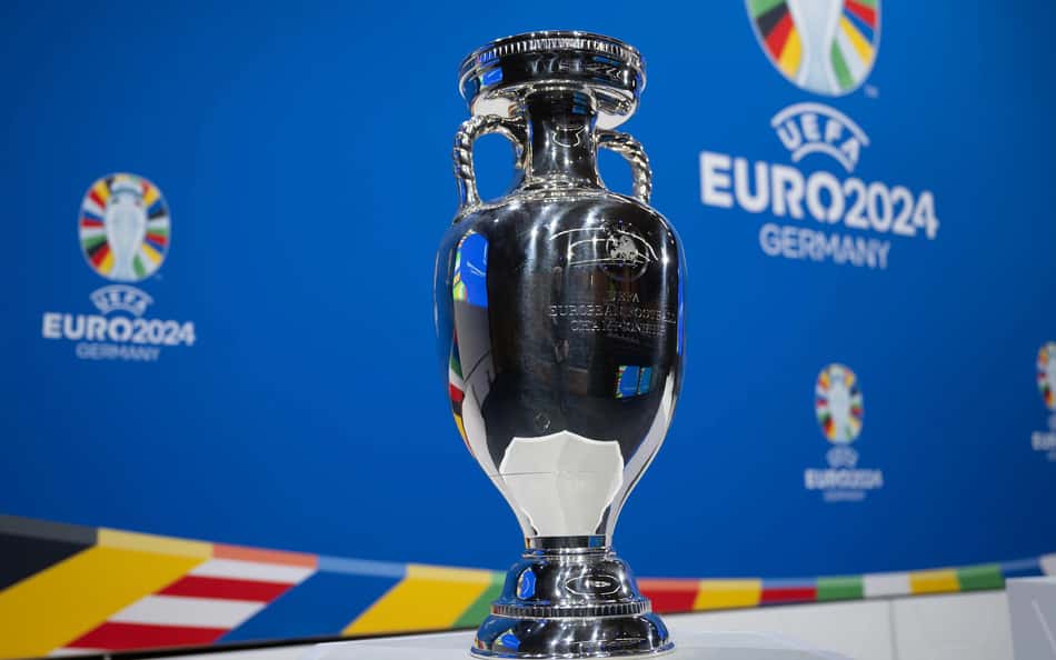 euro_trophy-aspect-ratio-512-320