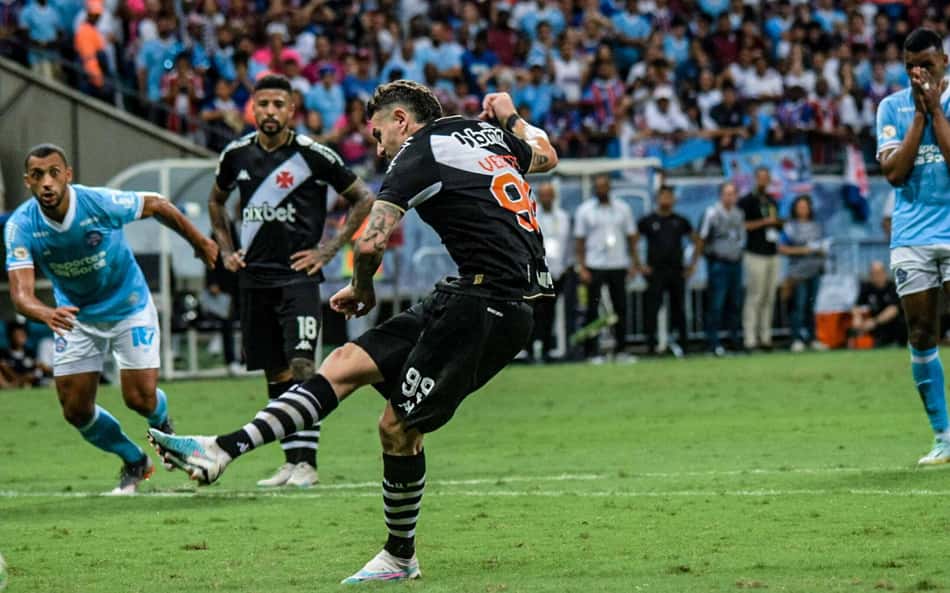 Vasco e Bahia voltam a se enfrentar no Brasileirão em momentos distintos aos do último encontro